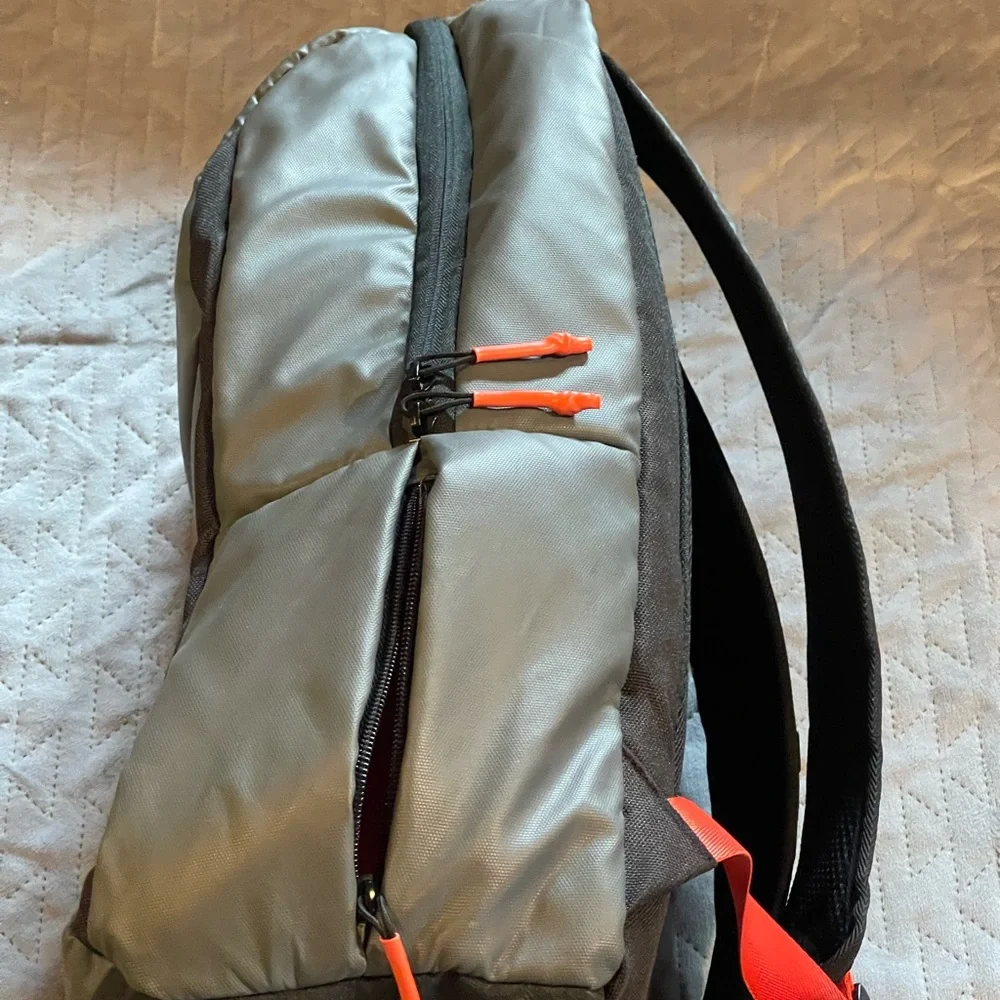 Jordan‎ backpack gray/red EUC